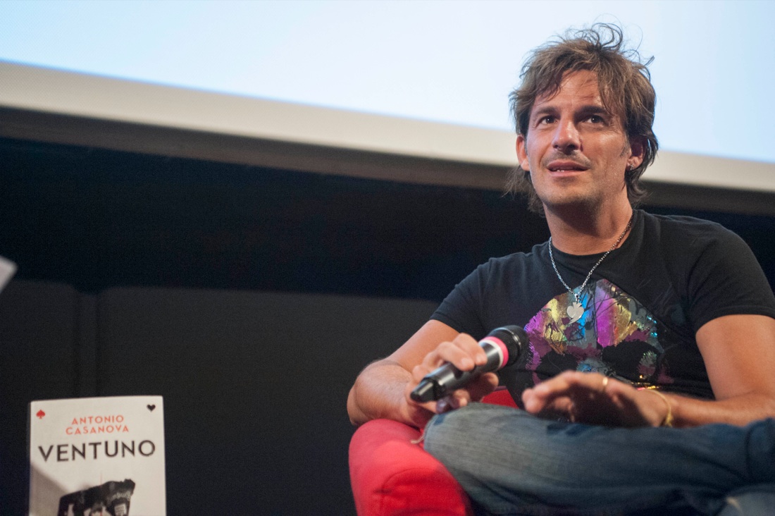 Il mago Casanova senza trucchi – Foto e Video