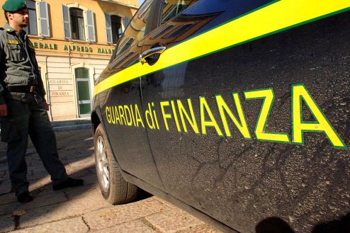 Camorra: 24 arresti per affiliati al clan Lo Russo