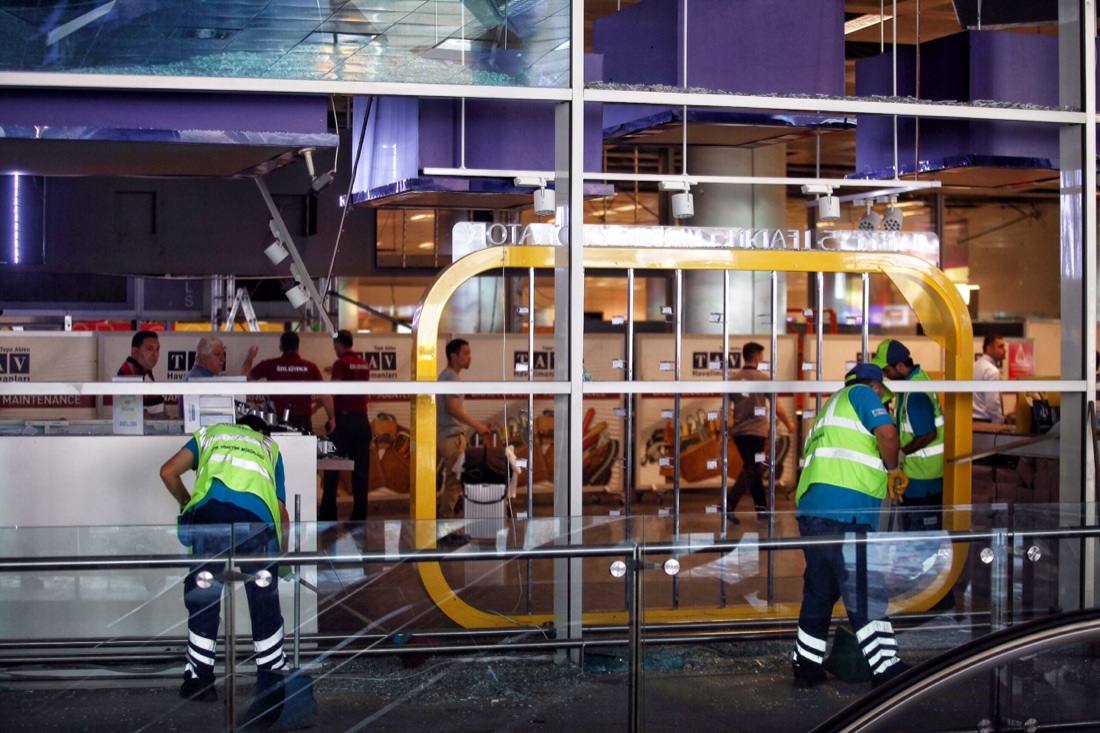 “Gli aeroporti non si possono proteggere dagli attentati”. Parola di 007