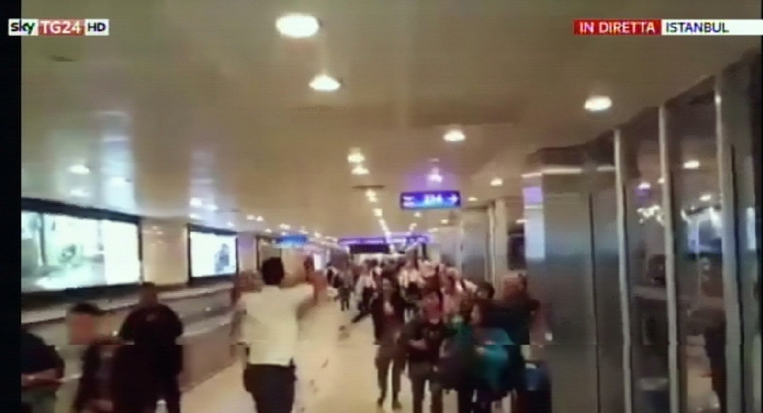 “Gli aeroporti non si possono proteggere dagli attentati”. Parola di 007