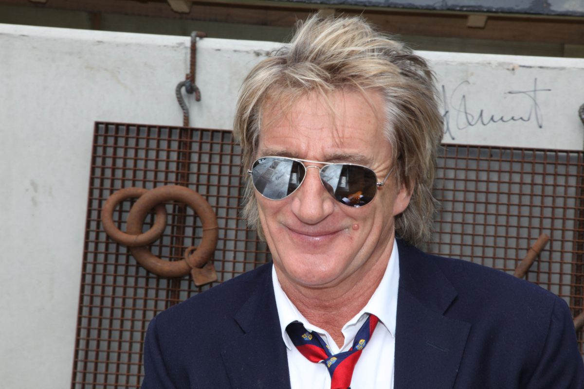 Anastasia nuda (e gli altri vip) contro il cancro