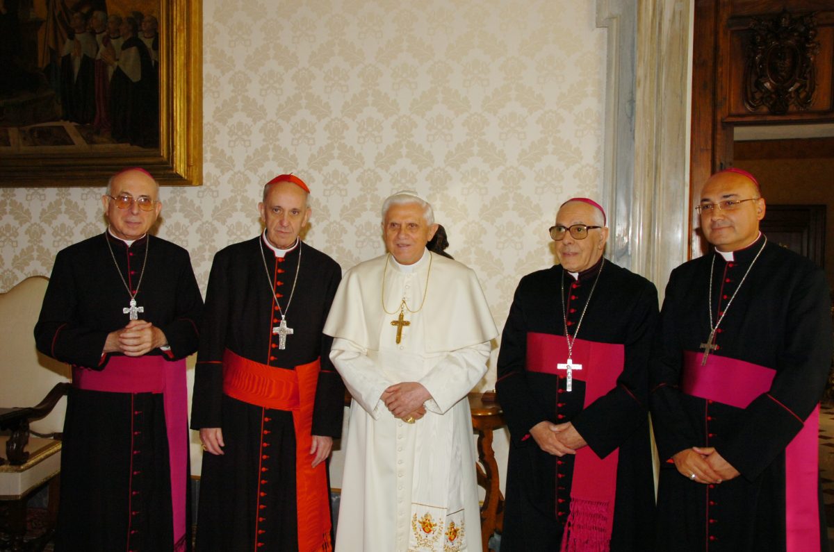 Galleria foto 'L’omaggio di Papa Francesco a Ratzinger, per i 65 anni di sacerdozio' - foto 23