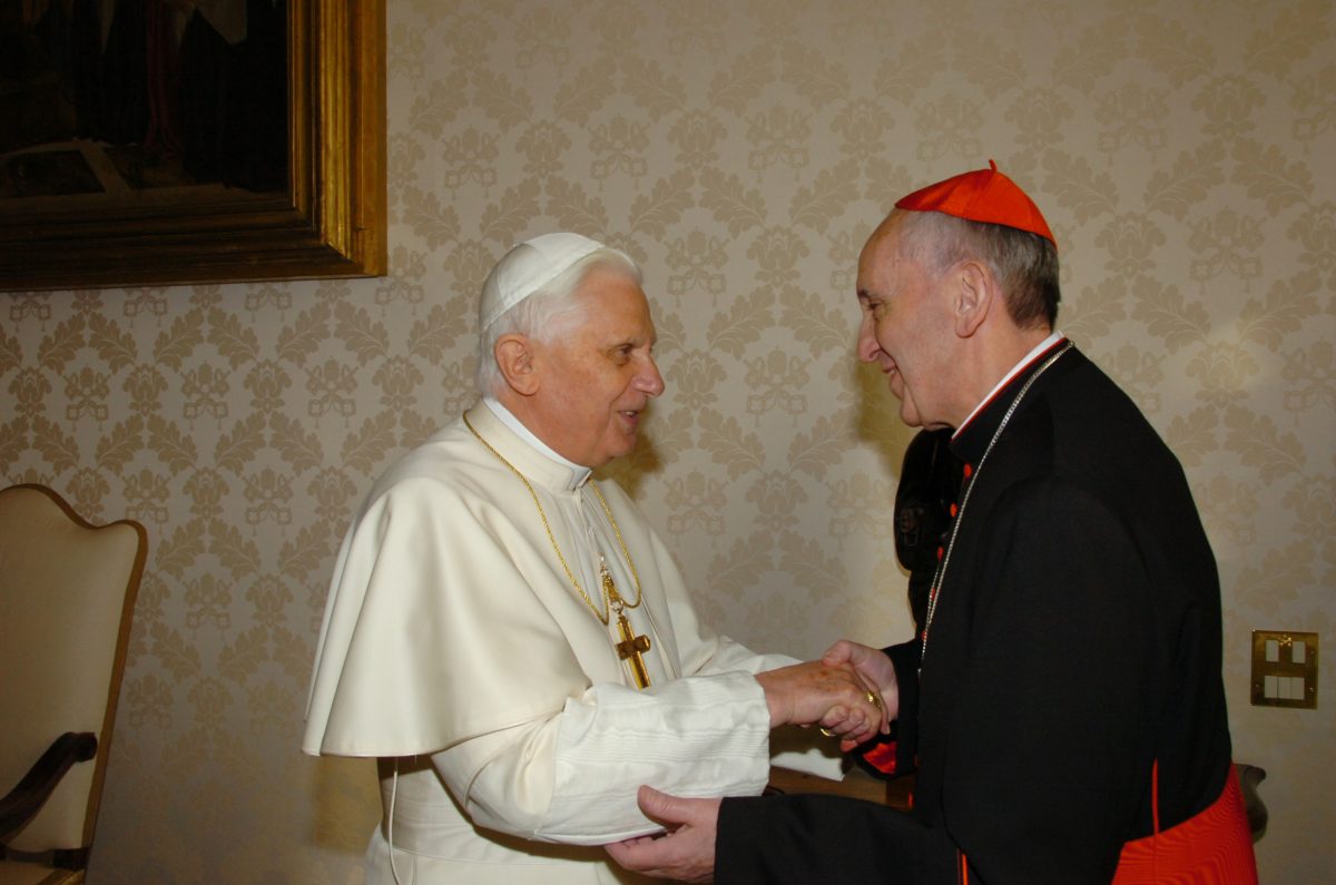 Galleria foto 'L’omaggio di Papa Francesco a Ratzinger, per i 65 anni di sacerdozio' - foto 29