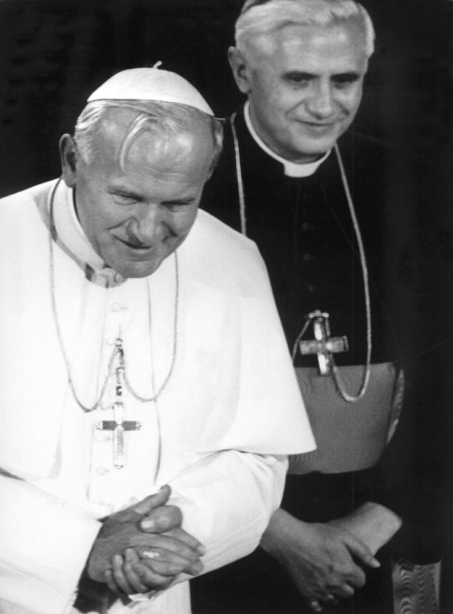 L’omaggio di Papa Francesco a Ratzinger, per i 65 anni di sacerdozio