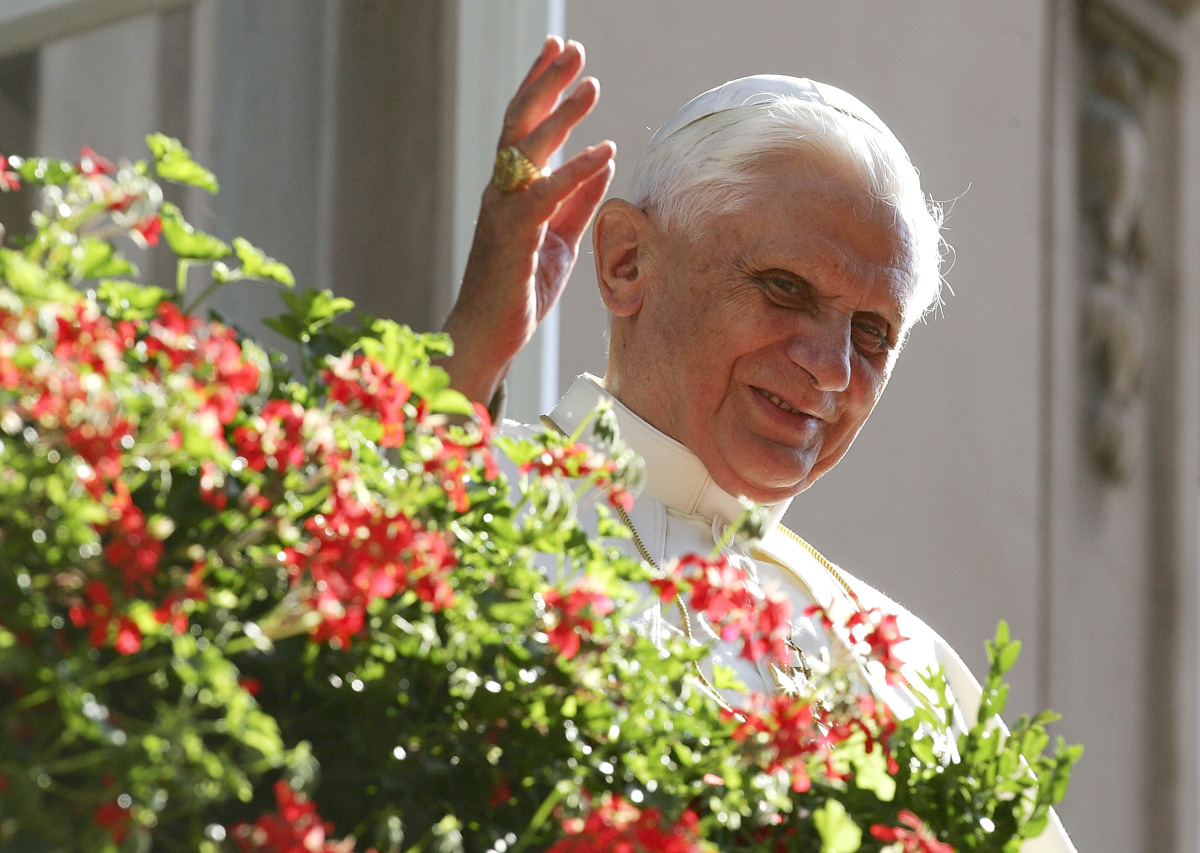 L’omaggio di Papa Francesco a Ratzinger, per i 65 anni di sacerdozio