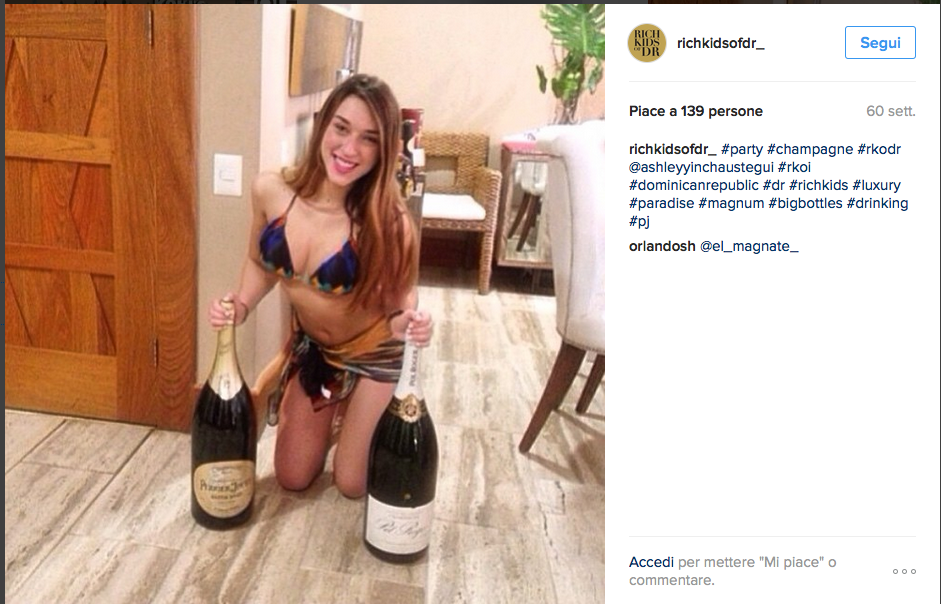 #RichKids, la nuova moda dei giovani ricchi è gettare lo champagne in acqua #RichKids, la nuova moda dei giovani ricchi è gettare lo champagne in acqua