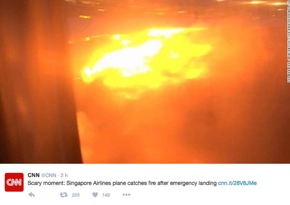 Singapore, in fiamme l’aereo diretto a Milano – Foto e video Singapore, in fiamme l’aereo diretto a Milano – Foto e video