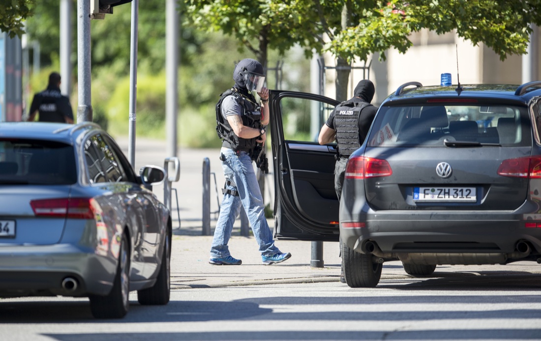 Germania: un uomo apre il fuoco in un cinema – Foto Germania: un uomo apre il fuoco in un cinema – Foto
