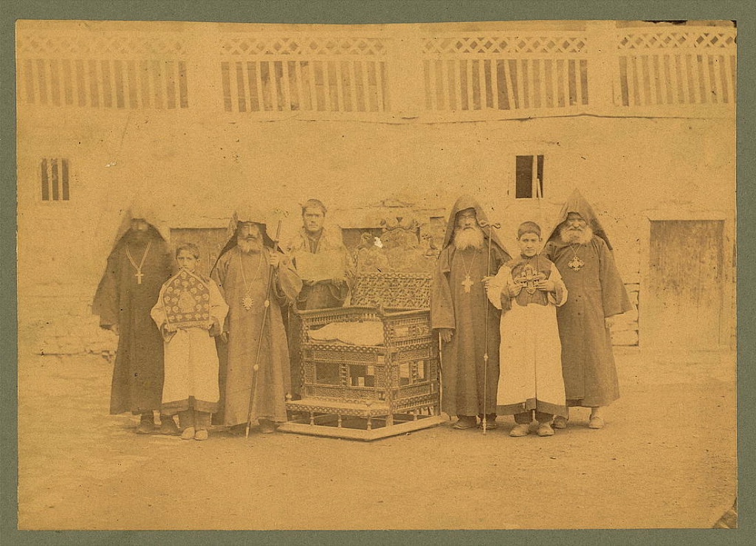 Il genocidio degli Armeni, il popolo che oggi accoglie la visita del Papa