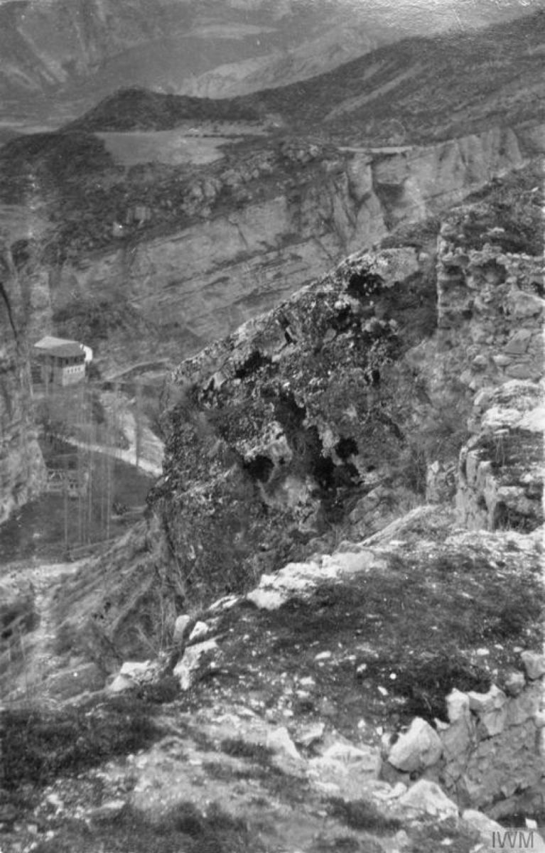 Il genocidio degli Armeni, il popolo che oggi accoglie la visita del Papa