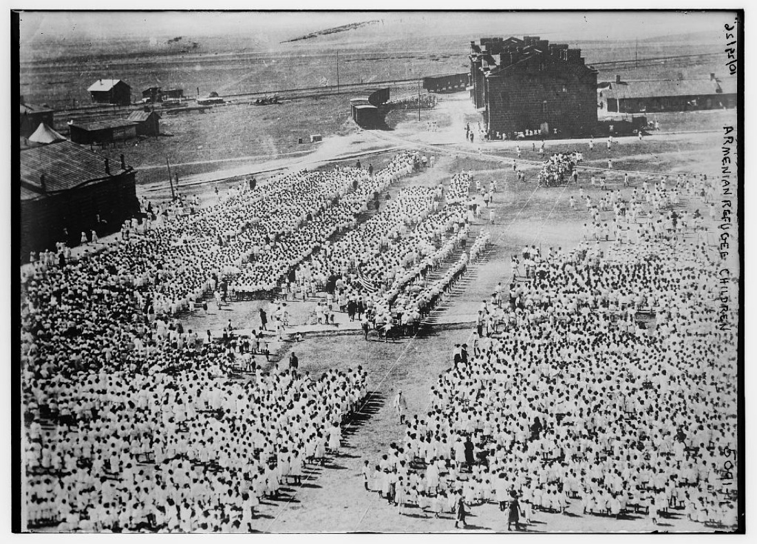 Il genocidio degli Armeni, il popolo che oggi accoglie la visita del Papa