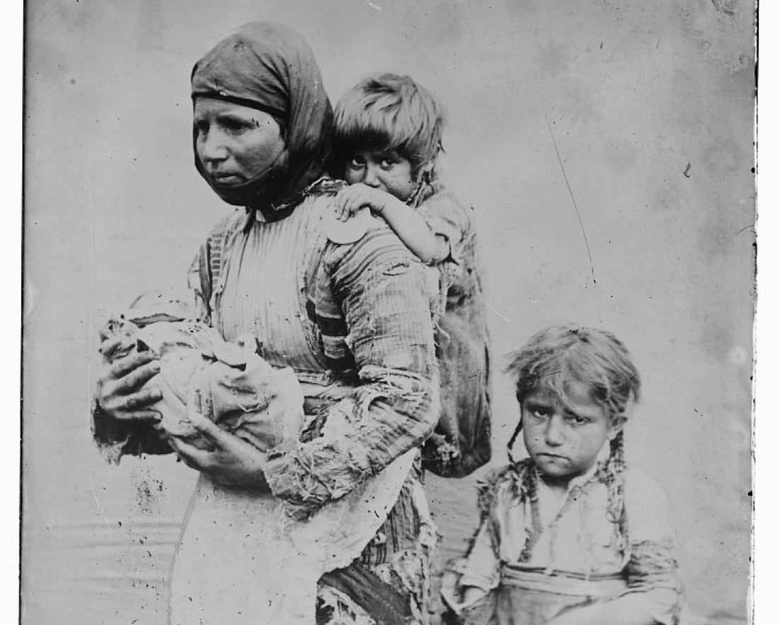 Il genocidio degli Armeni, il popolo che oggi accoglie la visita del Papa