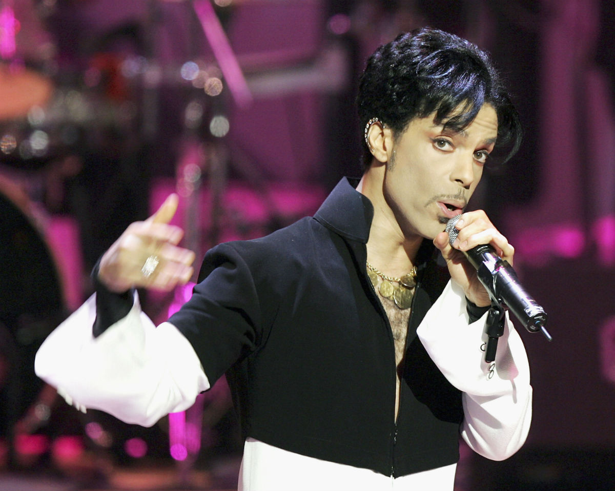 Prince: il malore in aereo poco prima della morte – Le foto del mito Prince: il malore in aereo poco prima della morte – Le foto del mito
