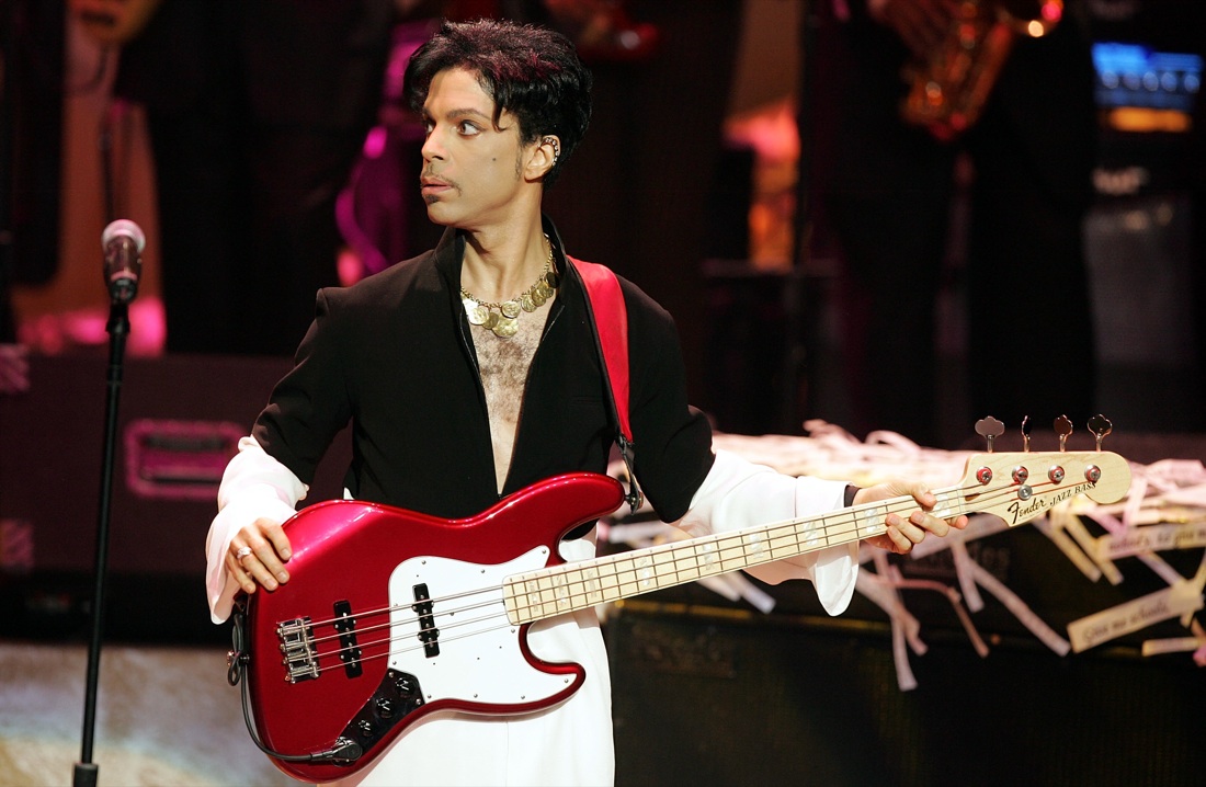 Prince: il malore in aereo poco prima della morte – Le foto del mito Prince: il malore in aereo poco prima della morte – Le foto del mito