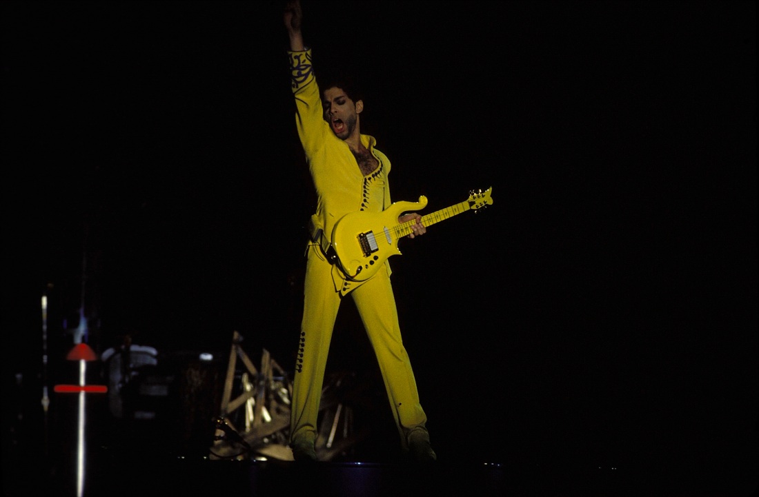 Prince: il malore in aereo poco prima della morte – Le foto del mito Prince: il malore in aereo poco prima della morte – Le foto del mito