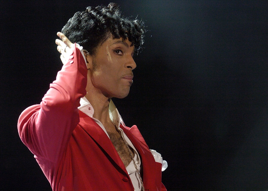 Prince: il malore in aereo poco prima della morte – Le foto del mito Prince: il malore in aereo poco prima della morte – Le foto del mito