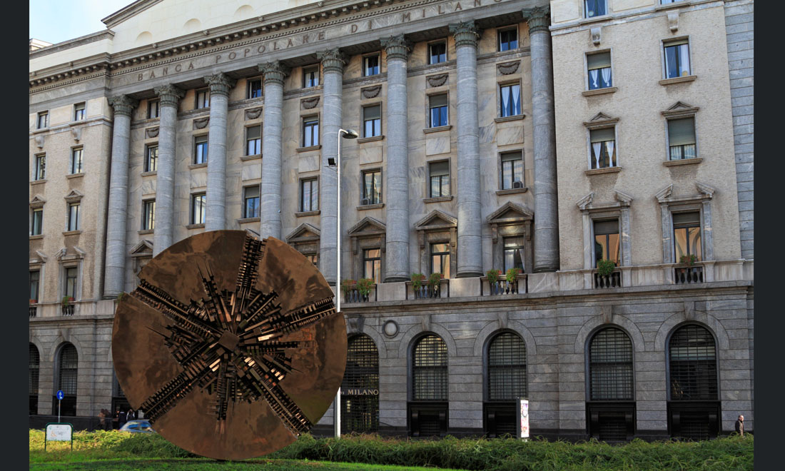 Arnaldo Pomodoro compie 90 anni: le foto delle sue sculture dorate Arnaldo Pomodoro compie 90 anni: le foto delle sue sculture dorate