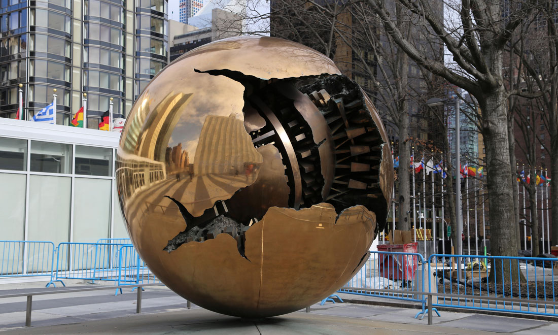 Arnaldo Pomodoro compie 90 anni: le foto delle sue sculture dorate Arnaldo Pomodoro compie 90 anni: le foto delle sue sculture dorate