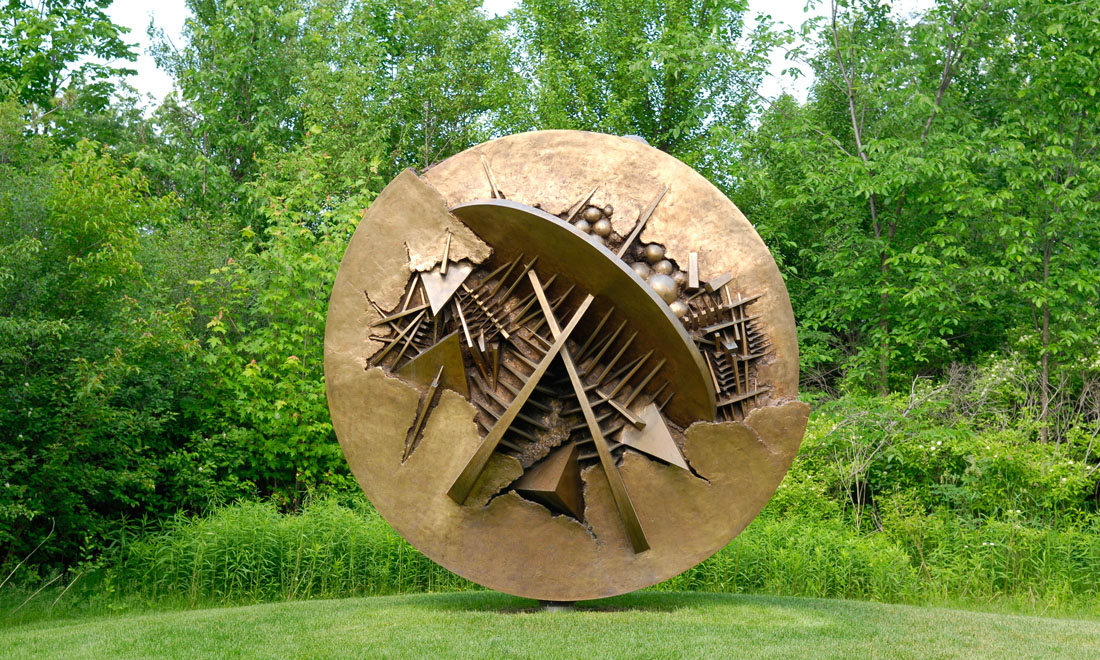 Arnaldo Pomodoro compie 90 anni: le foto delle sue sculture dorate Arnaldo Pomodoro compie 90 anni: le foto delle sue sculture dorate