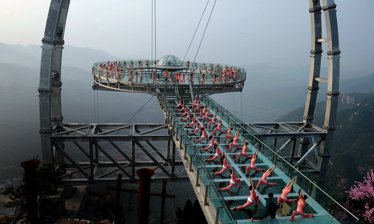Giornata internazionale dello Yoga: le foto più belle Giornata internazionale dello Yoga: le foto più belle