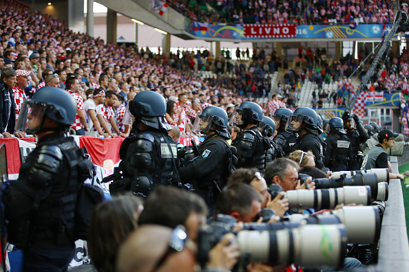 L’Uefa grazia la Croazia per la vergogna ultras: multa e divieti sui biglietti