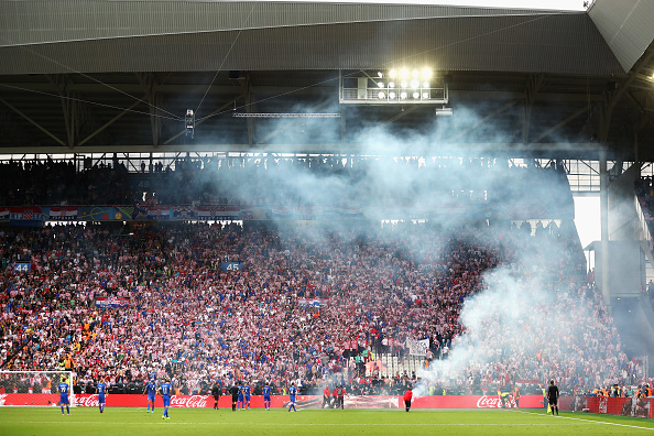 L’Uefa grazia la Croazia per la vergogna ultras: multa e divieti sui biglietti