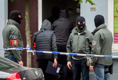 Bruxelles: arrestati terroristi Isis che volevano colpire Euro 2016