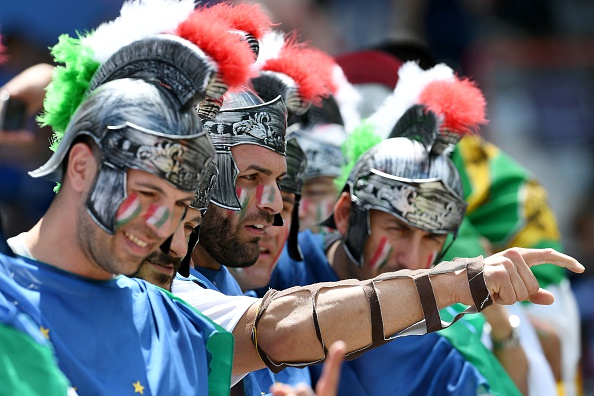 Euro 2016: Italia-Svezia, lo spettacolo dei tifosi a Tolosa Euro 2016: Italia-Svezia, lo spettacolo dei tifosi a Tolosa