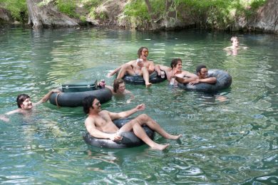 Tutti vogliono qualcosa, nel tempo sospeso – La recensione