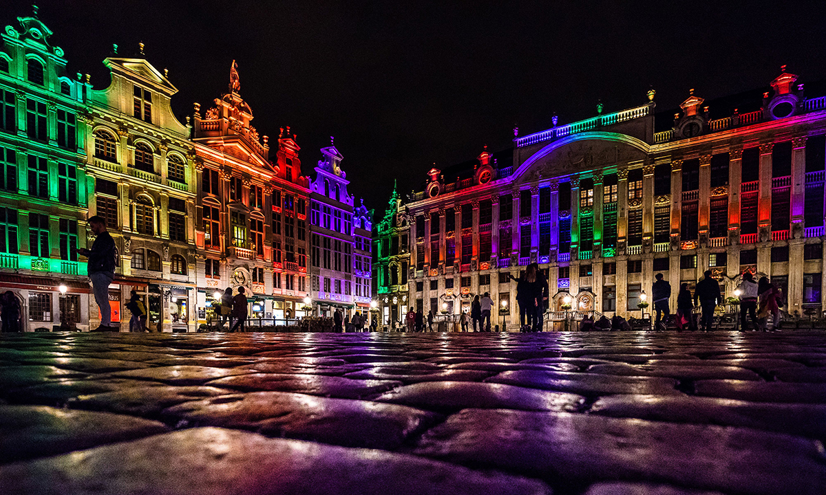 Strage di Orlando: l’abbraccio di Obama alle famiglie Strage di Orlando: l’abbraccio di Obama alle famiglie