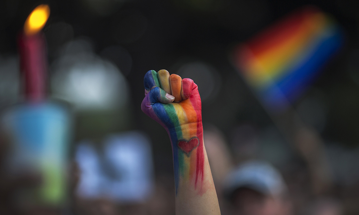 Strage di Orlando: l’abbraccio di Obama alle famiglie Strage di Orlando: l’abbraccio di Obama alle famiglie