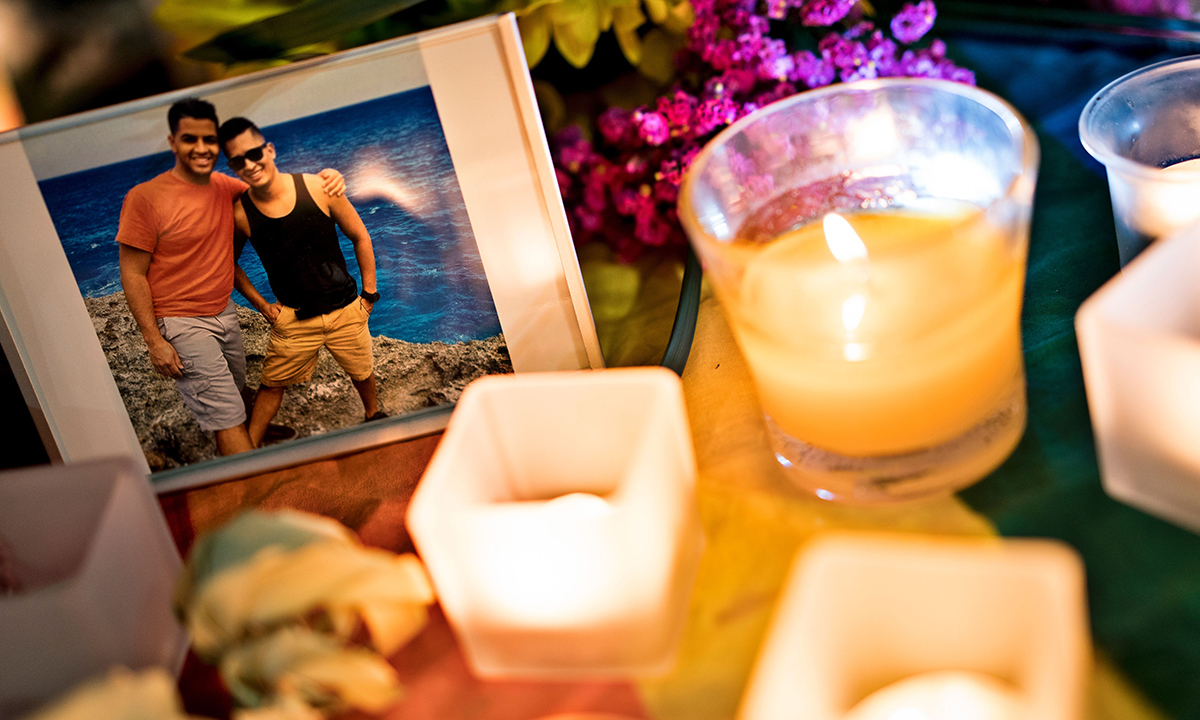 Strage di Orlando: l’abbraccio di Obama alle famiglie Strage di Orlando: l’abbraccio di Obama alle famiglie