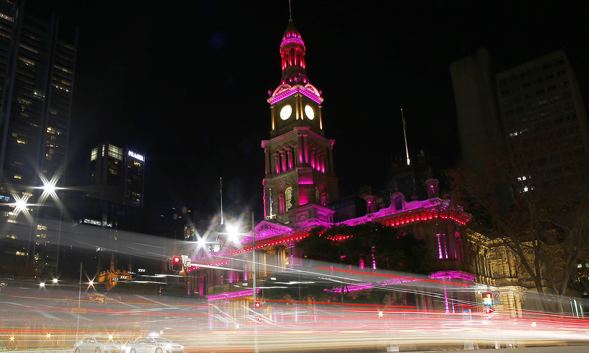 Strage di Orlando: l’abbraccio di Obama alle famiglie Strage di Orlando: l’abbraccio di Obama alle famiglie