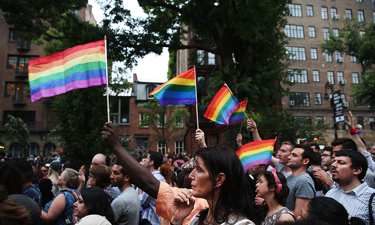 Strage di Orlando: l’abbraccio di Obama alle famiglie Strage di Orlando: l’abbraccio di Obama alle famiglie