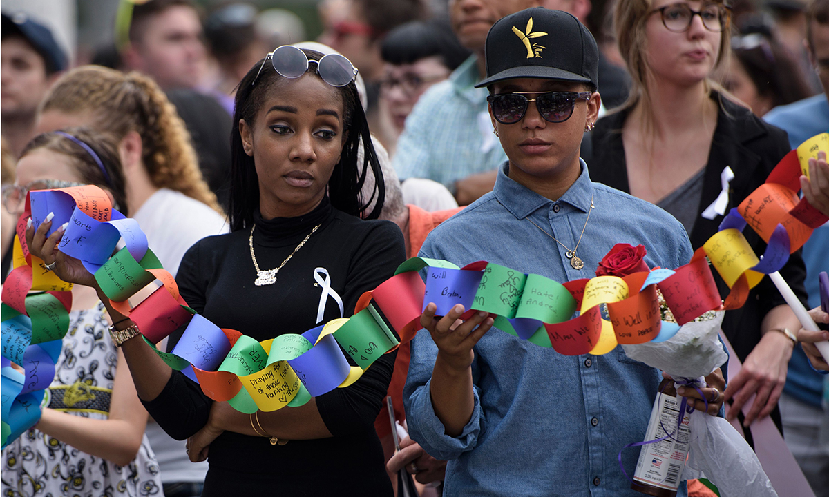 Strage di Orlando: l’abbraccio di Obama alle famiglie Strage di Orlando: l’abbraccio di Obama alle famiglie