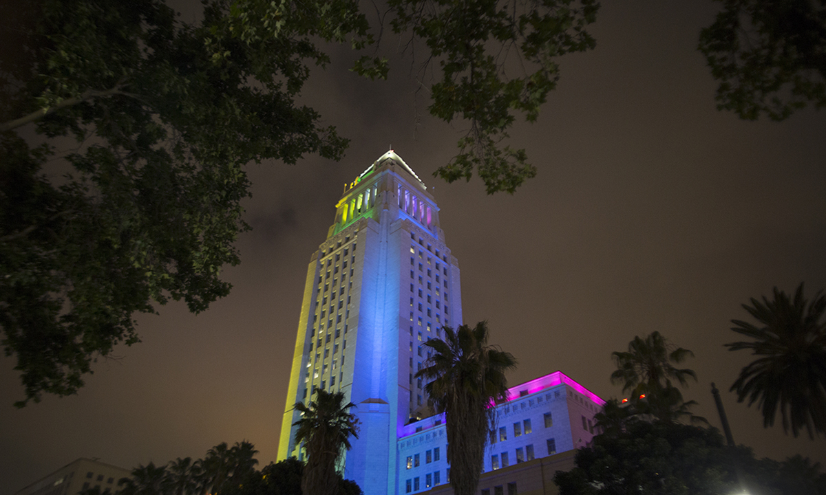 Strage di Orlando: l’abbraccio di Obama alle famiglie Strage di Orlando: l’abbraccio di Obama alle famiglie