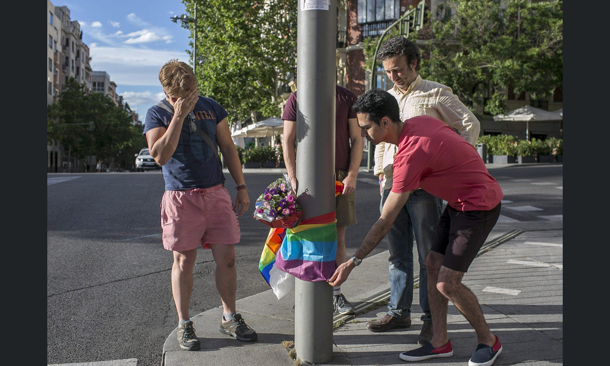 Strage di Orlando: l’abbraccio di Obama alle famiglie Strage di Orlando: l’abbraccio di Obama alle famiglie