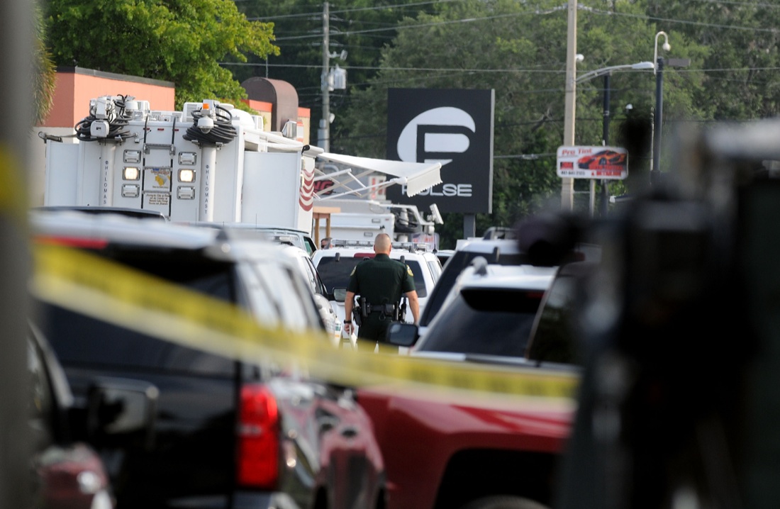 Strage di Orlando: l’abbraccio di Obama alle famiglie Strage di Orlando: l’abbraccio di Obama alle famiglie
