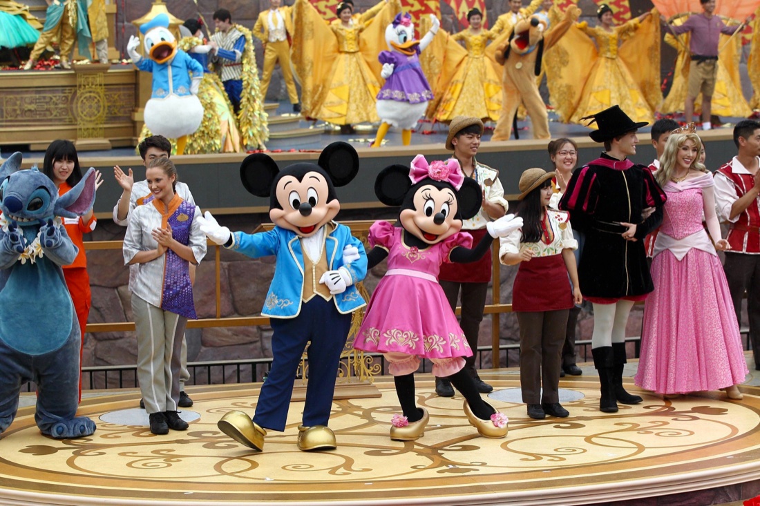 Shanghai, inaugurato il nuovo Disneyland cinese – FOTO