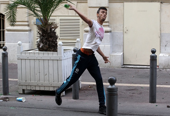 Violenze Euro 2016: 3 hooligans russi condannati in Francia, altri 20 espulsi Violenze Euro 2016: 3 hooligans russi condannati in Francia, altri 20 espulsi