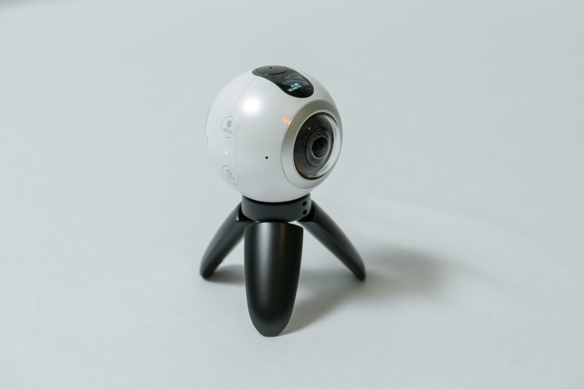 Galleria foto 'Samsung Gear 360: addio selfie, benvenuto roundie' - foto 2