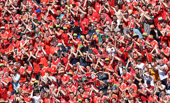 Euro 2016: Galles-Inghilterra, lo spettacolo dei tifosi – fotogallery