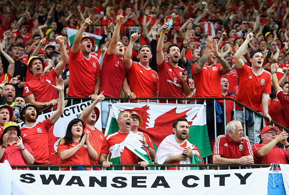 Euro 2016: Galles-Inghilterra, lo spettacolo dei tifosi – fotogallery