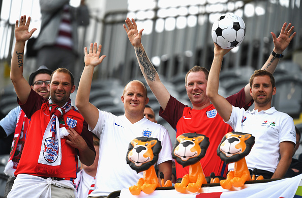 Euro 2016: Galles-Inghilterra, lo spettacolo dei tifosi – fotogallery