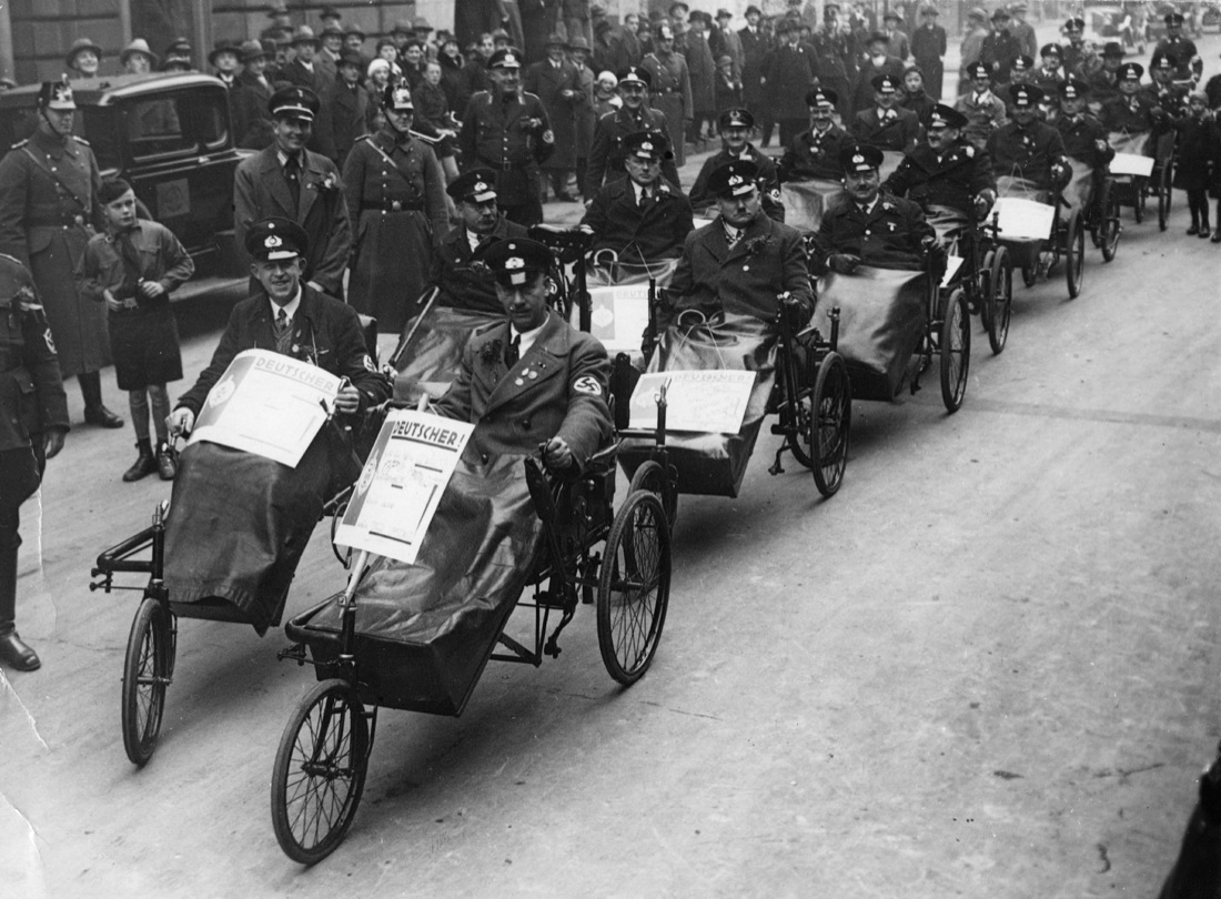 Hitler, Il “Mein Kampf” e gli anni di Weimar (1918-1933) – Foto Hitler, Il “Mein Kampf” e gli anni di Weimar (1918-1933) – Foto