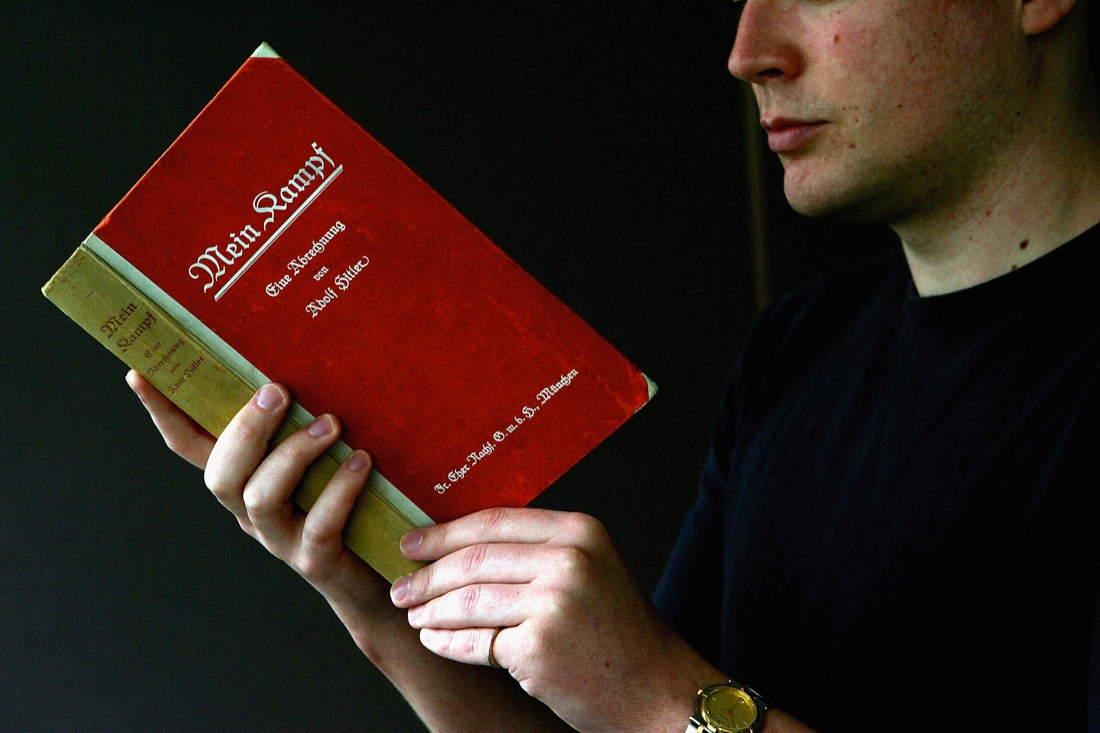 Hitler, Il “Mein Kampf” e gli anni di Weimar (1918-1933) – Foto Hitler, Il “Mein Kampf” e gli anni di Weimar (1918-1933) – Foto