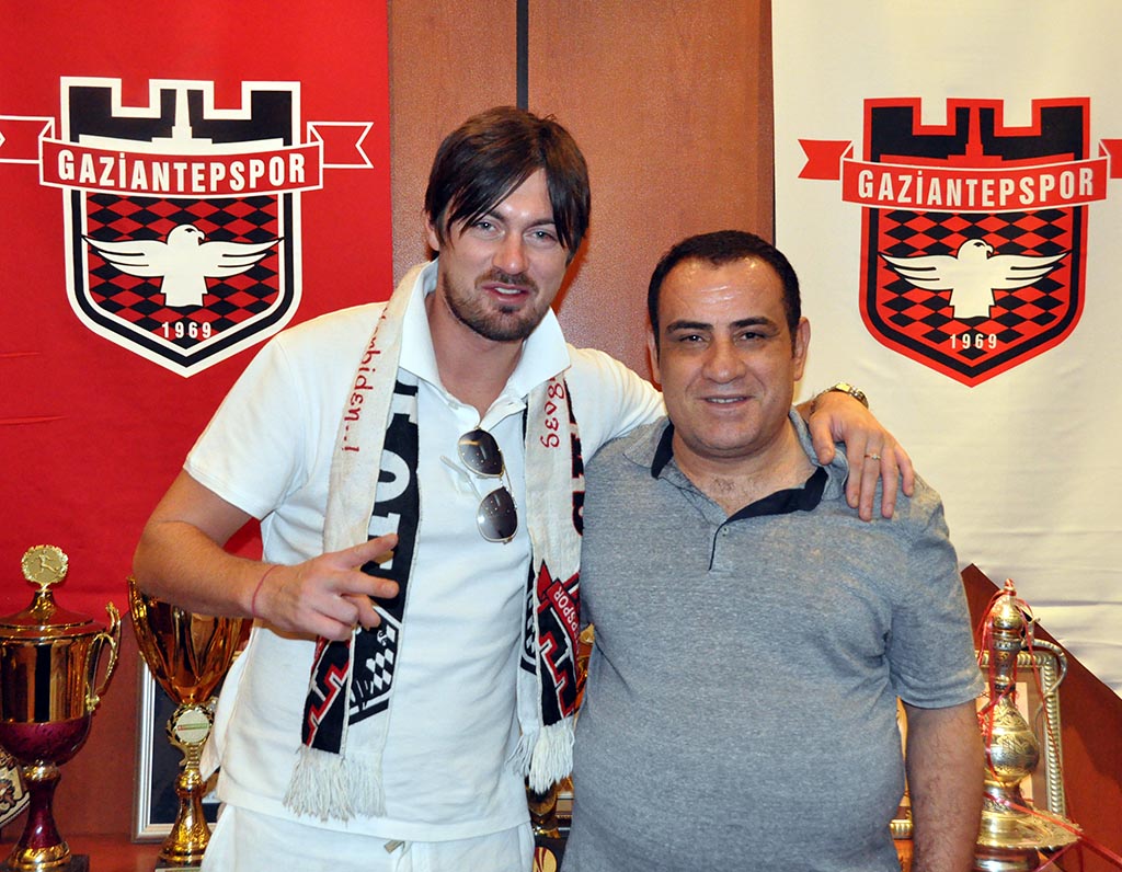 La storia di Artem Milevsky, assente a Euro 2016 per colpa dell’alcol La storia di Artem Milevsky, assente a Euro 2016 per colpa dell’alcol