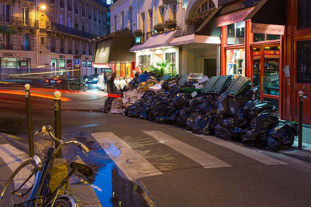 Scontri a Parigi durante la manifestazione contro la riforma del lavoro Scontri a Parigi durante la manifestazione contro la riforma del lavoro