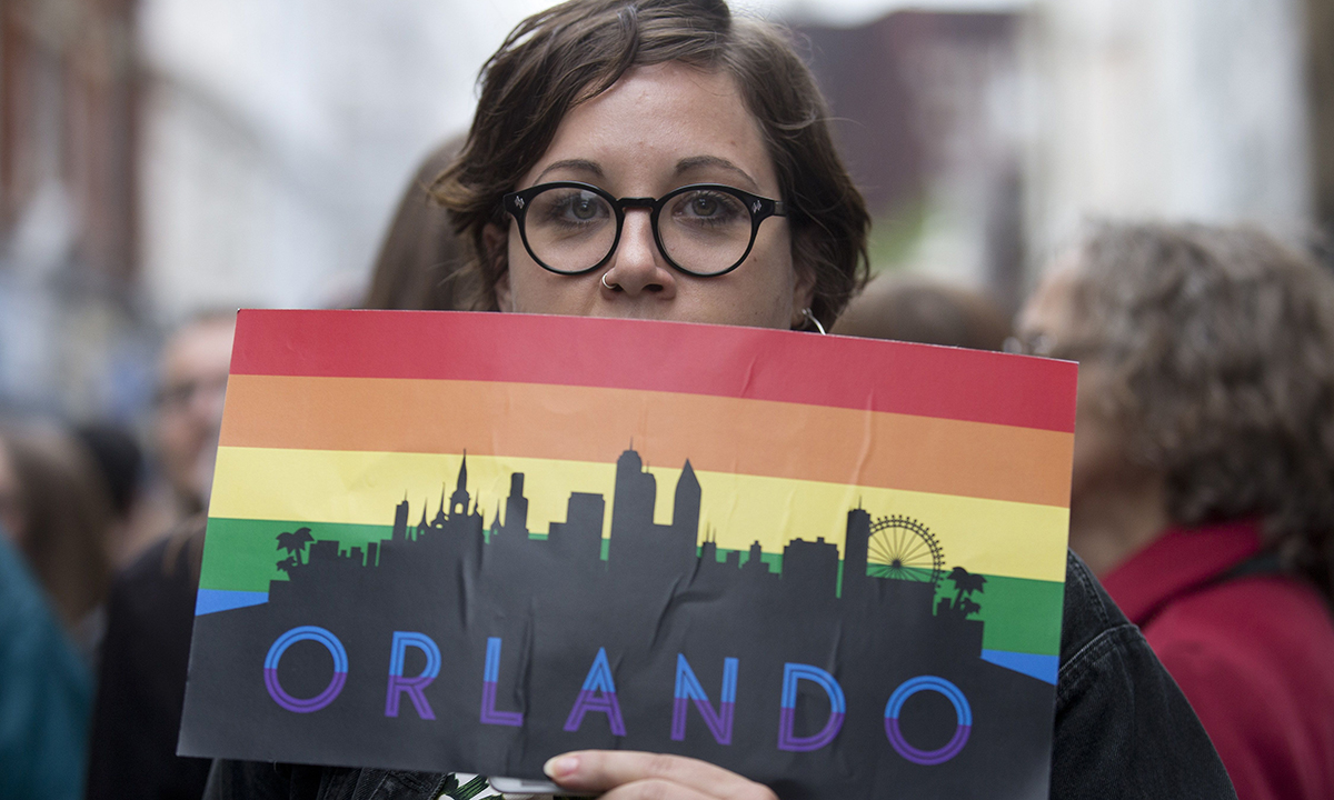 Strage al club gay di Orlando: il lutto nel mondo – Foto Strage al club gay di Orlando: il lutto nel mondo – Foto