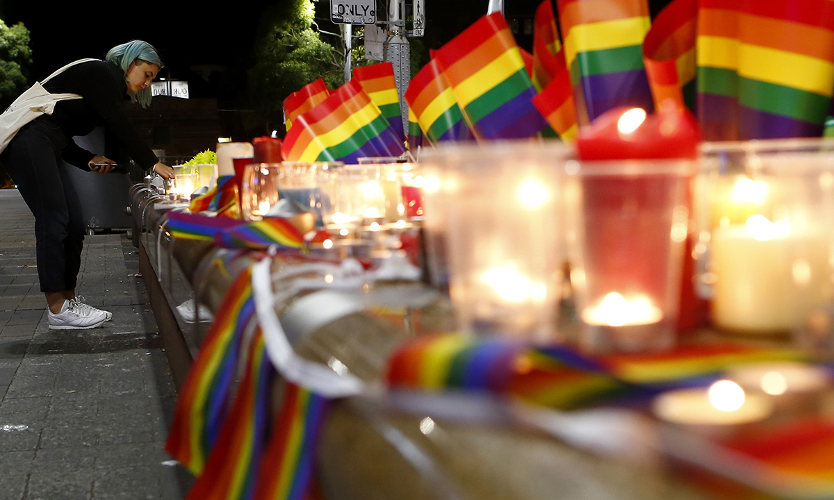 Strage al club gay di Orlando: il lutto nel mondo – Foto Strage al club gay di Orlando: il lutto nel mondo – Foto